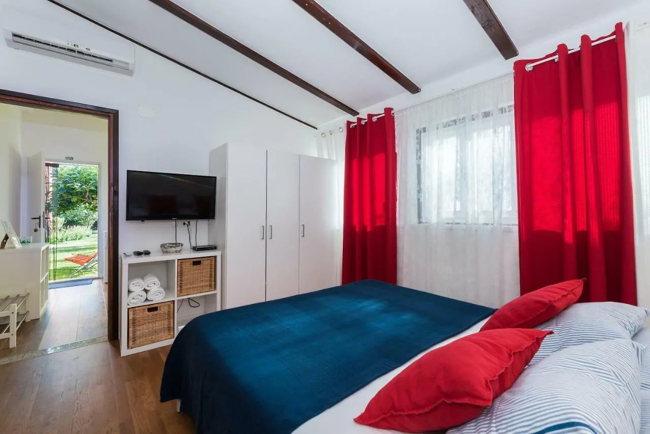 B&B Carmela Umag 2*,